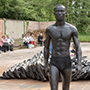 Vue de la performance de Ferdinand Kokou Makouvia invité par Pascal Mathine Tayou, Les Moulins, Galleria Continua